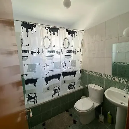 Cosy In Kato With Pool Access *