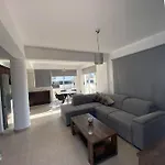 Cosy In Kato With Pool Access