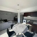 公寓 Cosy In Kato With Pool Access *