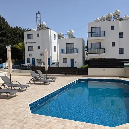 Cosy In Kato With Pool Access Appartamento
