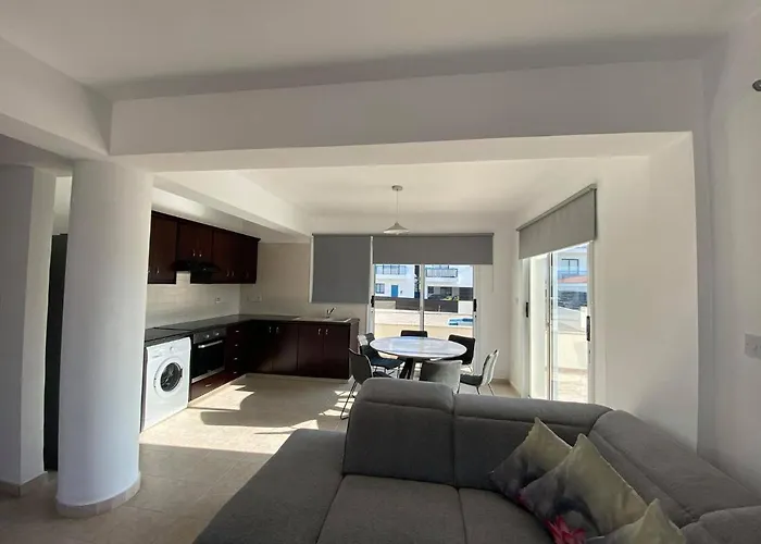 Cosy In Kato With Pool Access Paphos