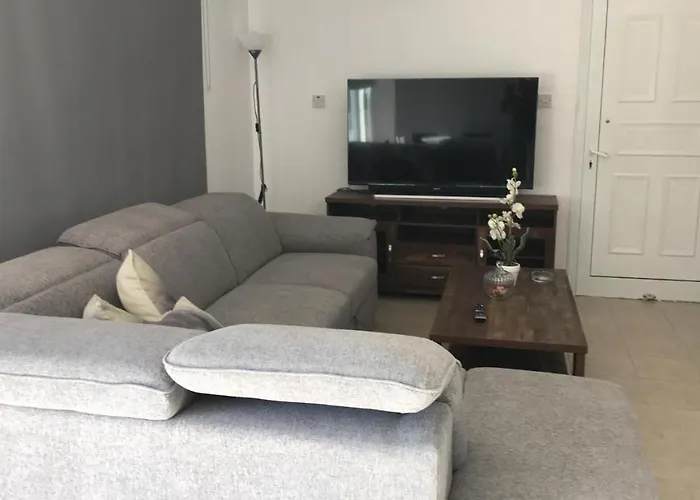 Cosy In Kato With Pool Access *